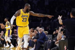 术与阵容稳 术与阵容稳